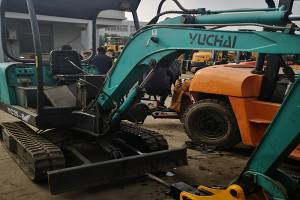 扬州二手挖掘机出售玉柴YC20-8小型二手挖掘机