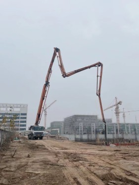 中联52米（奔驰底盘）泵车打方 包月 目前车在荆州 自带泵工 从业12年