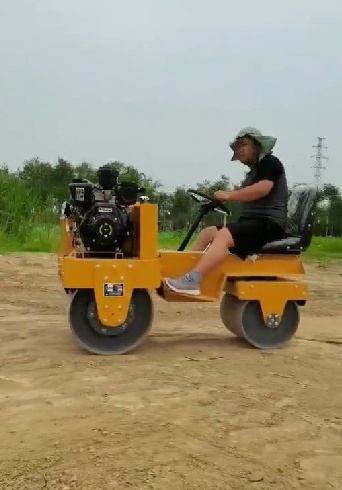 出租徐工XMR070K压路机
