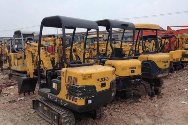 出售20、25、30小型二手挖掘机