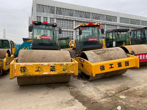 唐山优惠出售徐工二手压路机-二手胶轮压路机