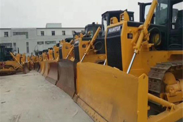 新疆乌鲁木齐附近出售九成新山推160型220型320型二手推土机