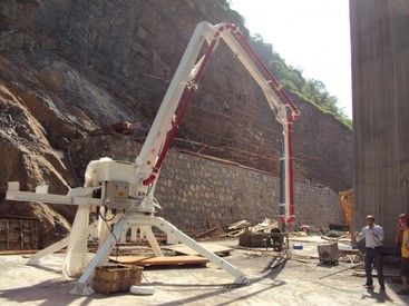 供应信瑞重工布料杆HG21B-3R移动式混凝土液压布料机