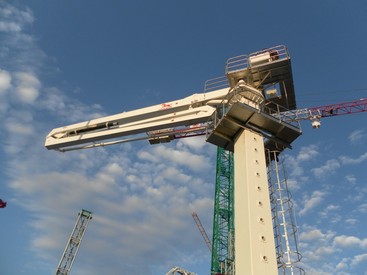 供应信瑞重工布料杆HG24A-3R电梯井内爬布料杆
