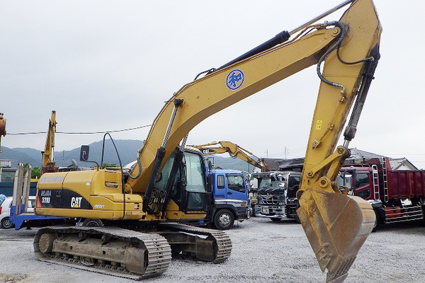 处理一台卡特320D-E二手挖掘机加强型二手挖机日本报关车