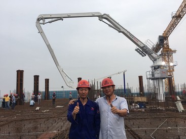 供应信瑞重工布料杆35米内爬布料机