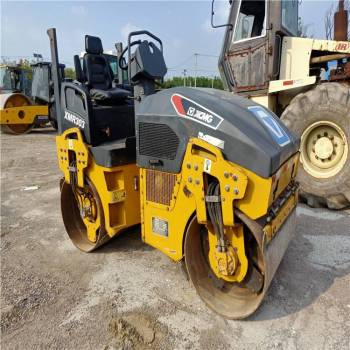新疆乌鲁木齐 喀什 伊犁附近出售4吨8吨14吨徐工双钢轮二手压路机