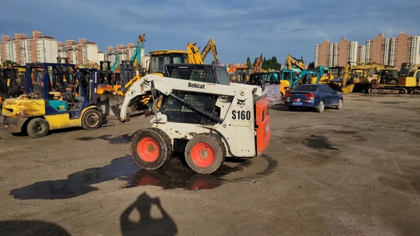 Bobcat山猫s160滑移装载机多功能车skidsteerloader