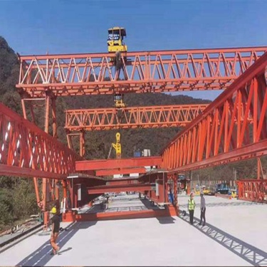 吉林白山架桥机厂家 边梁、斜桥、曲线桥的架设