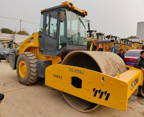 It is economical to sell the second-hand roller XCMG22-ton roller.