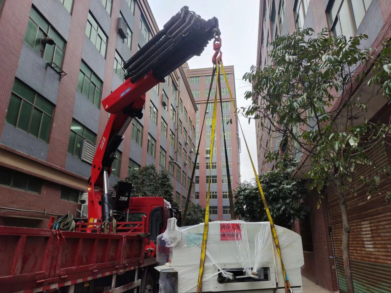 中山市石岐沙溪港口吊車出租電話石岐沙溪港口附近吊機吊車出租公司