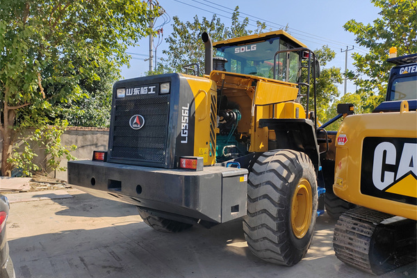 青岛二手装载机市场|现货柳工/龙工/临工20-30-50铲车