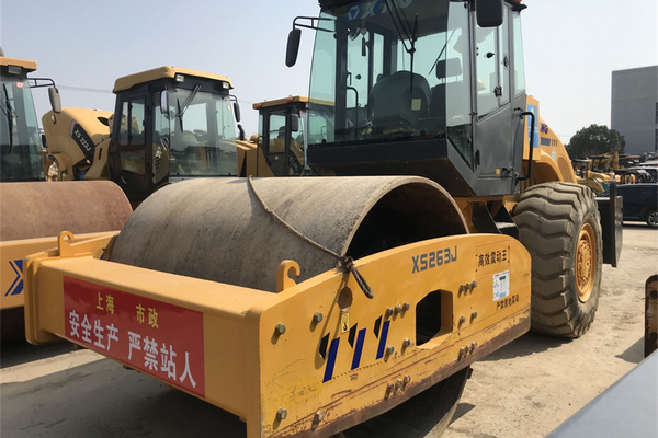 白山二手压路机市场|徐工20吨压路机22吨震动 单杠轮