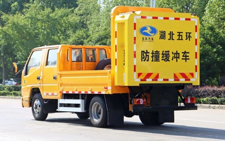 出租江铃双排100K防撞缓冲车