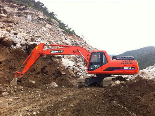 斗山挖掘机维修公司售后服务热线贺州2025已更新(400/更新）