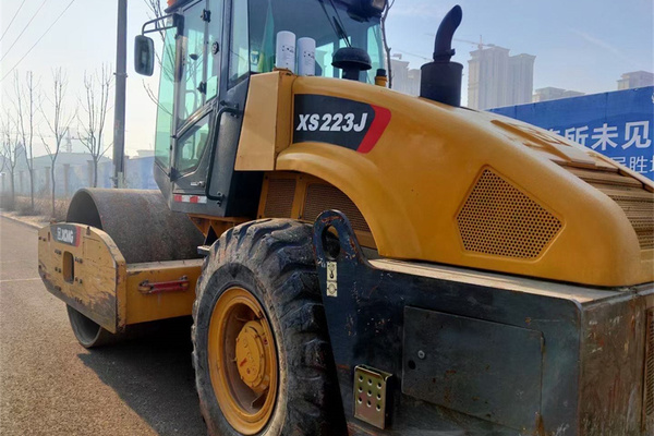 六安二手压路机市场|徐工20吨22吨26吨振动压路机