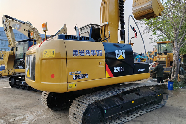 青岛 二手挖掘机市场|18-20-25玉柴挖掘机