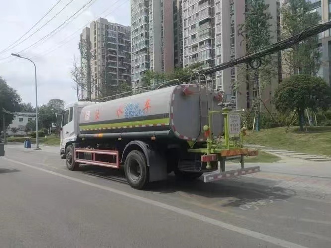武汉专业洒水车出租电话18717178303