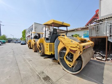出售二手宝马格BW203压路机，13吨