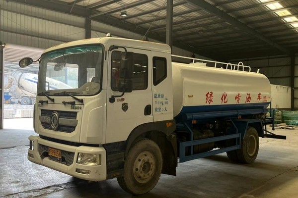 出租东风洒水车
