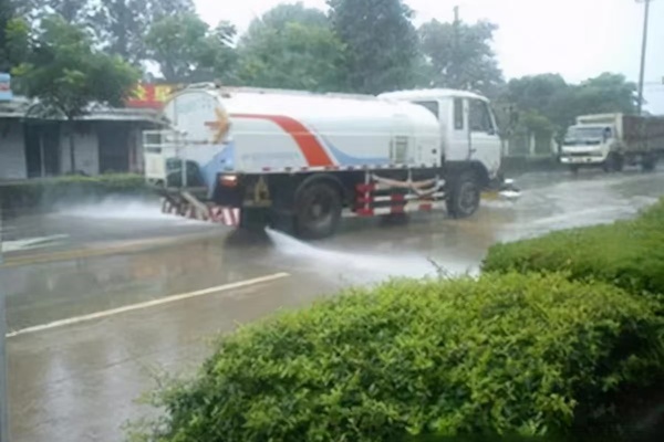 出租徐工洒水车
